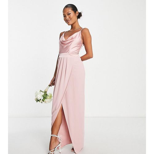 TFNC Petite - Bridesmaid - Brautjungfernkleid in dezentem Zartrosa mit Wasserfallausschnitt und Knopfleiste hinten