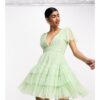 Lace & Beads - Madison - Kurzes Brautjungfernkleid aus Tüll in Salbeigrün mit V-Ausschnitt